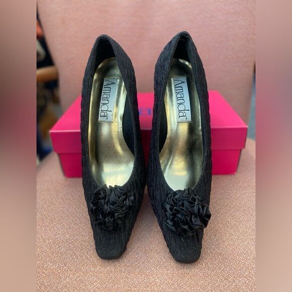 New Amanda Yaffa 8 1/2 black and gold heels 3" - Picture 4 of 6